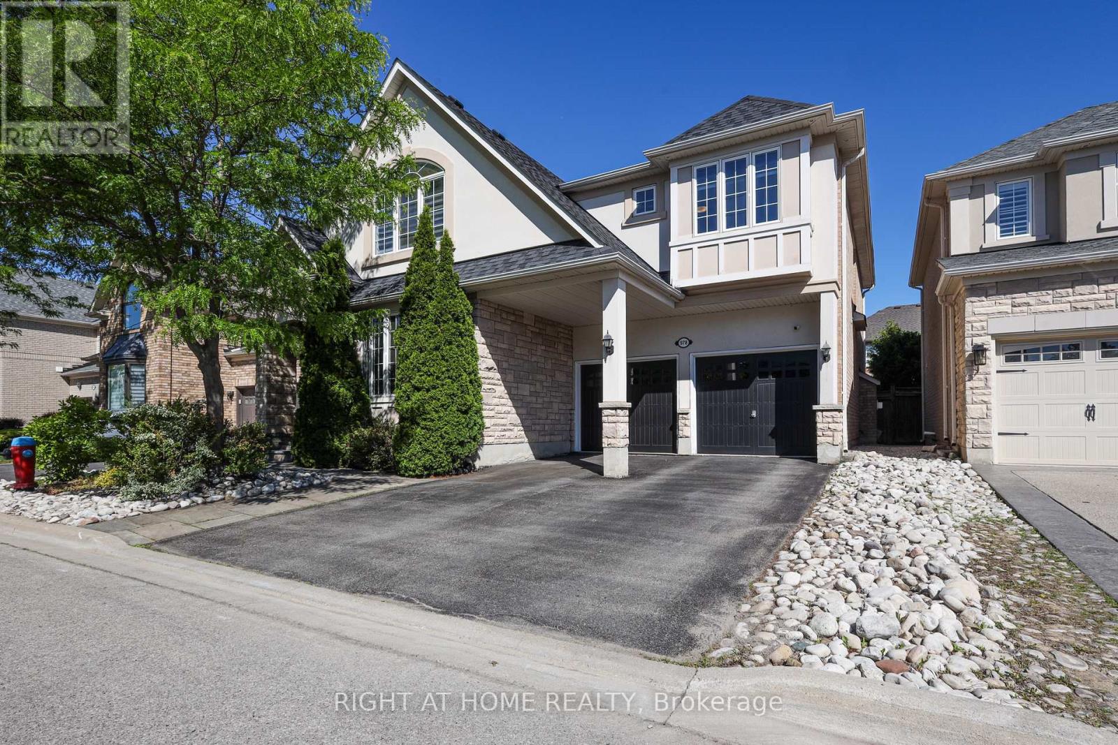 Detached at 978 COUSENS TERRACE, Milton