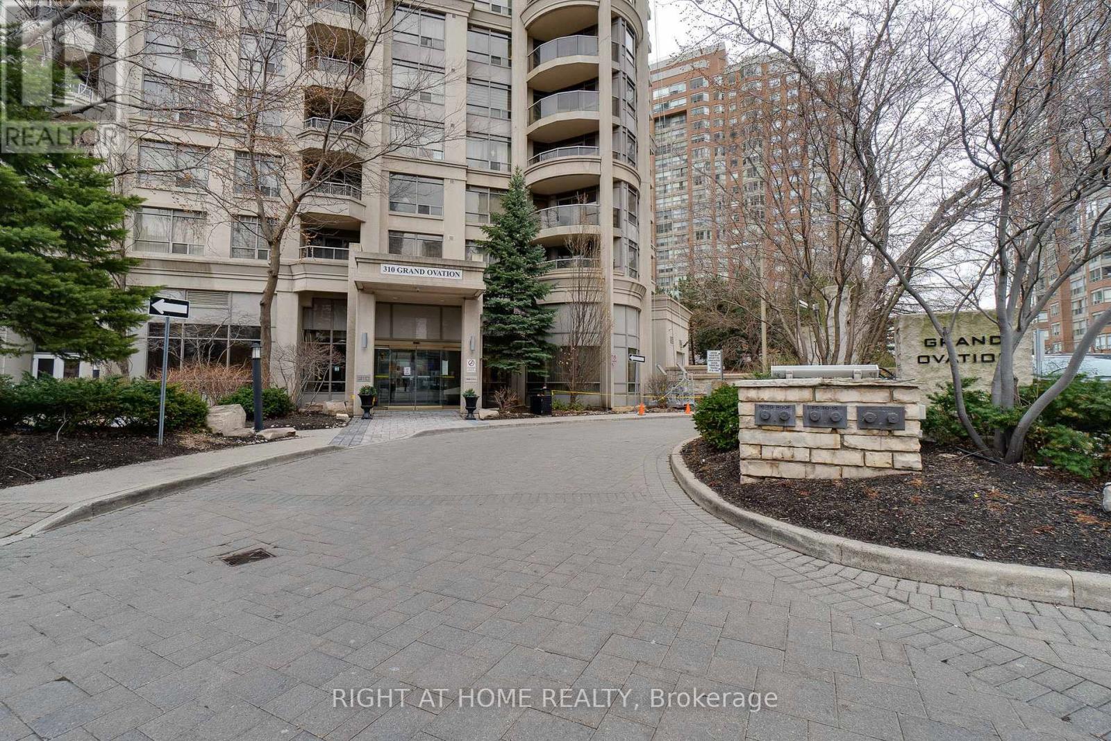 Apartment at 1713 - 310 BURNHAMTHORPE ROAD, Mississauga