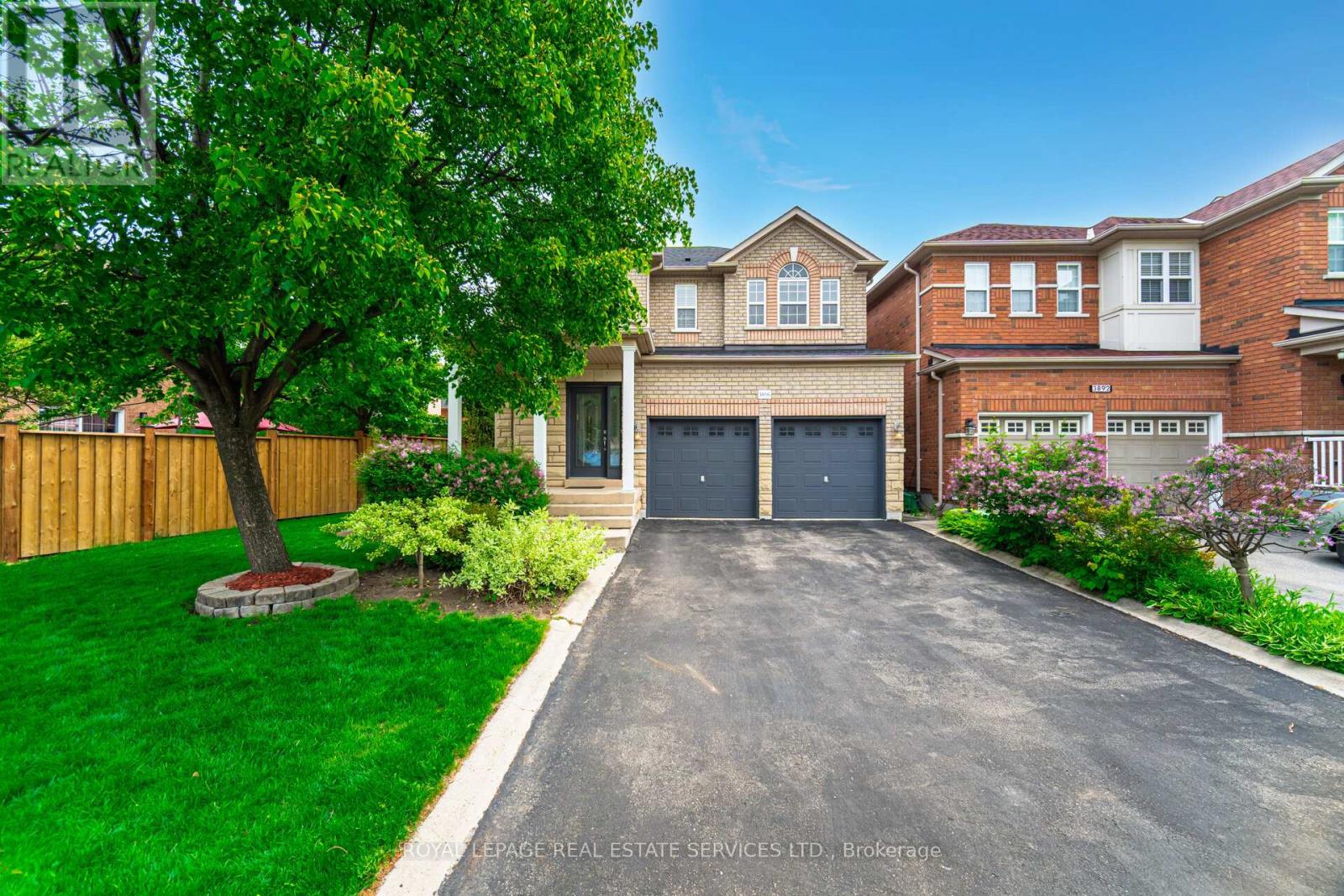 Detached at 3896 BLOOMINGTON CRESCENT, Mississauga
