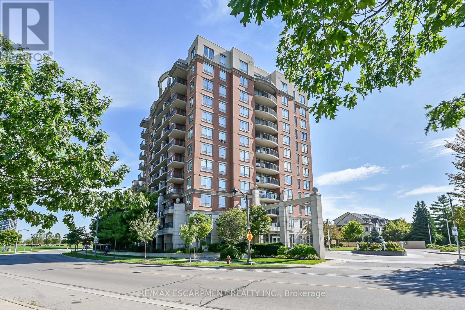 Apartment at 601 - 2365 CENTRAL PARK DRIVE, Oakville