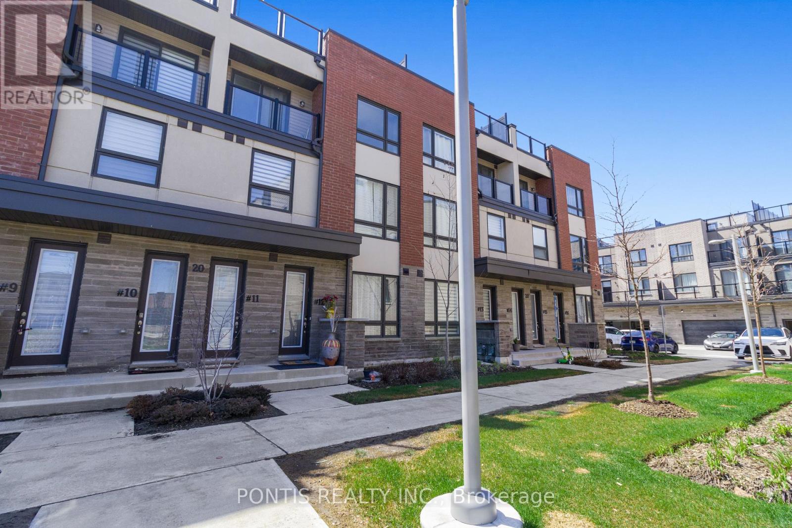 Townhouse at 12 - 20 WOODSTREAM DRIVE, Toronto (West Humber-Clairville)
