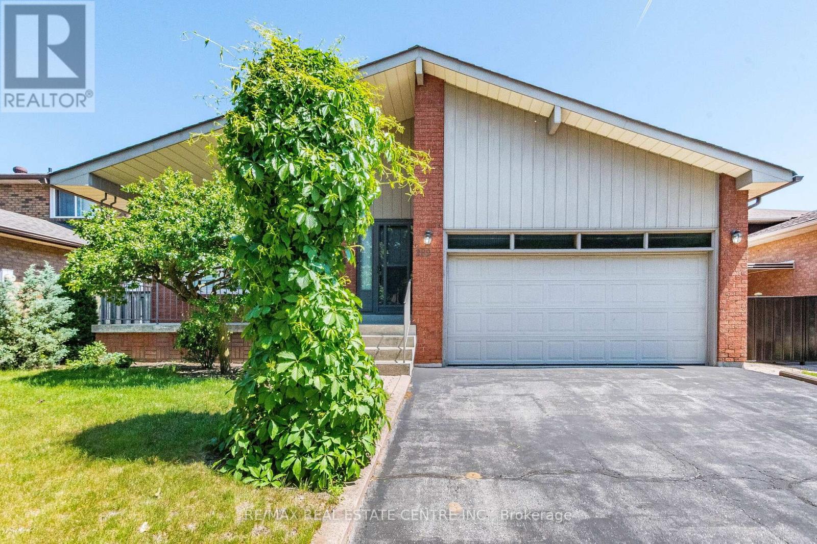 Detached at 202 WHITCHURCH MEWS, Mississauga (Cooksville)