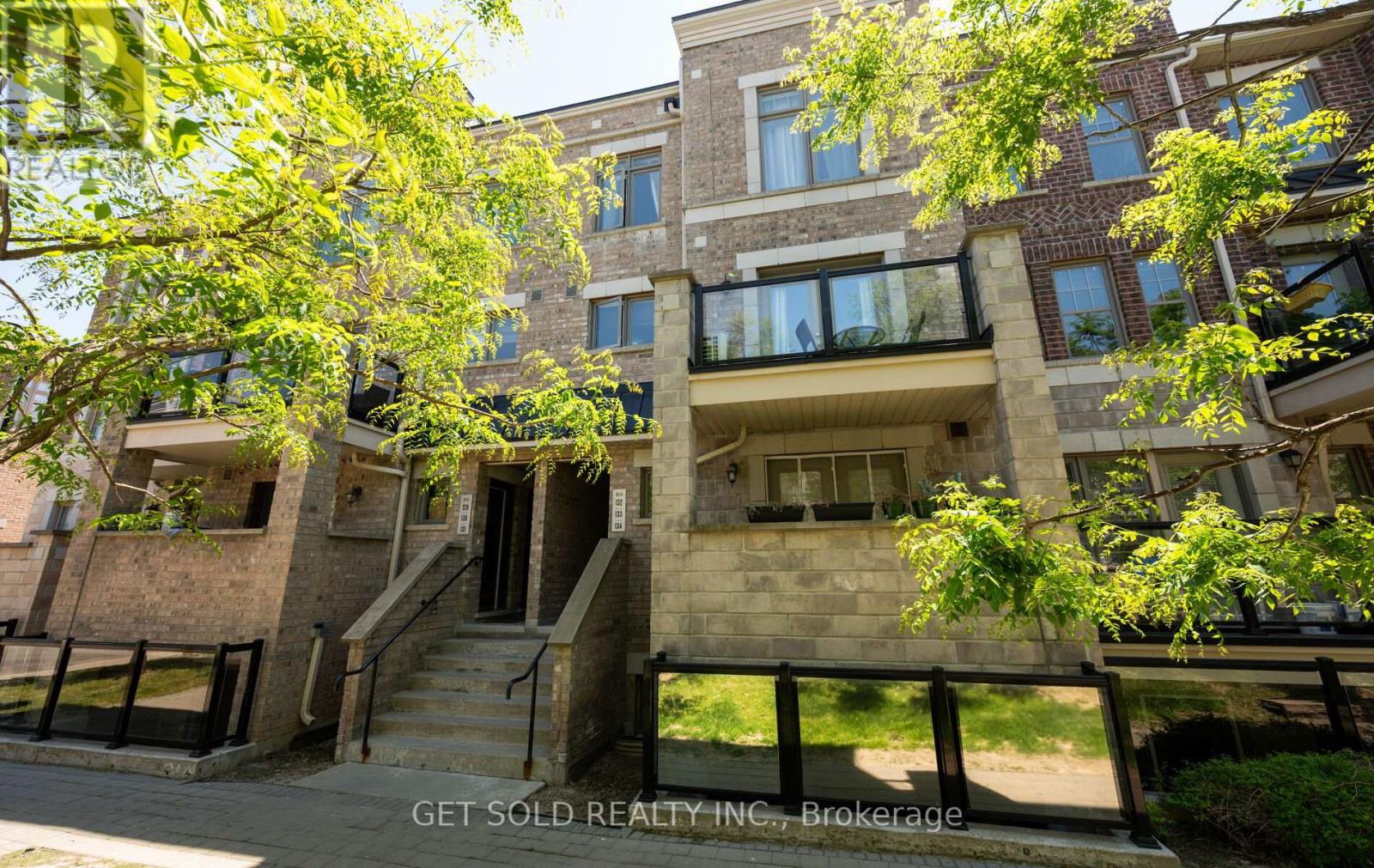 Townhouse at 132 - 80 PARROTTA DRIVE, Toronto (Humberlea-Pelmo Park)