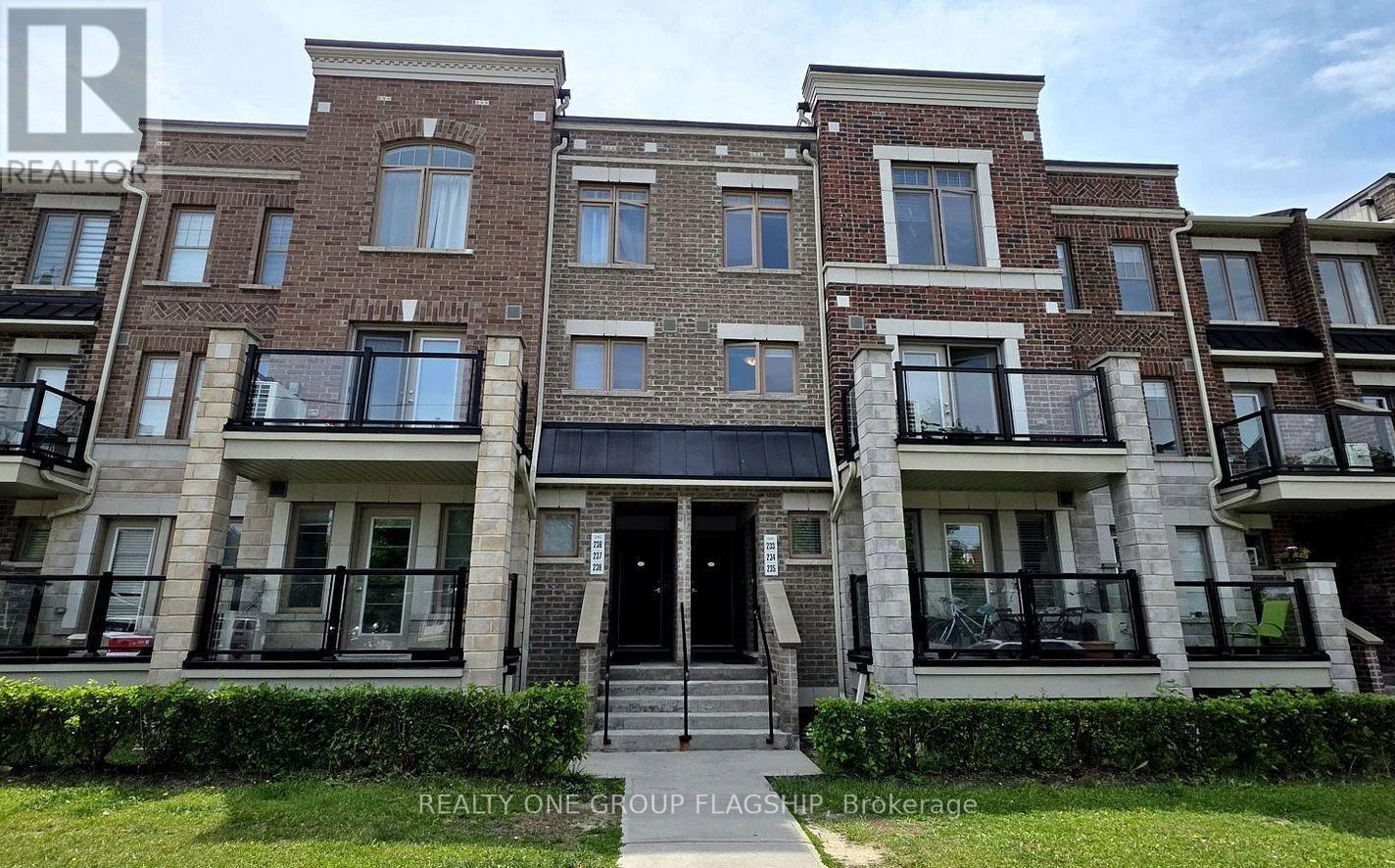 Townhouse at 23 - 2355 SHEPPARD AVENUE W, Toronto