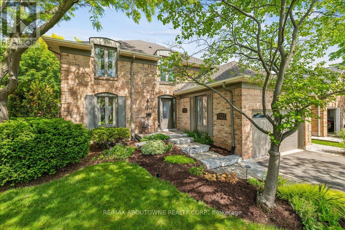 Detached at 1229 OLD POST DRIVE, Oakville