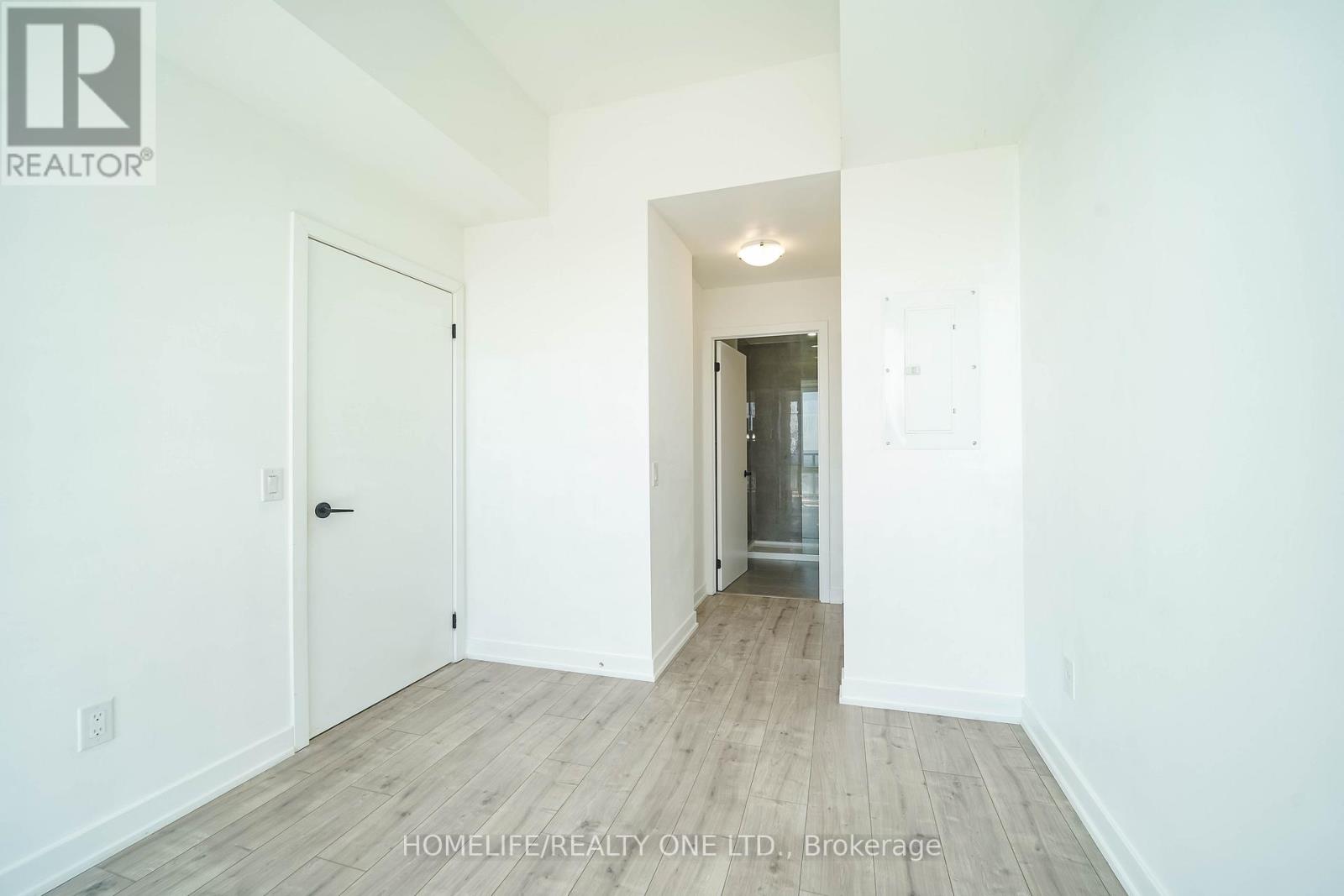 Apartment at 421 - 220 MISSINNIHE WAY, Mississauga