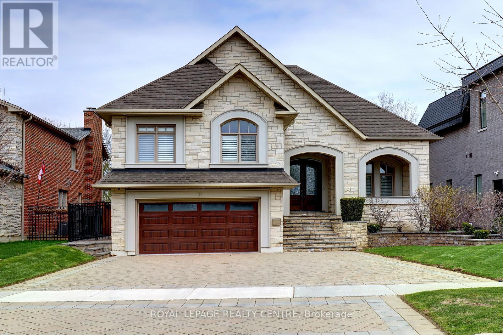 Detached at 31 PLAINSMAN ROAD, Mississauga (Streetsville)