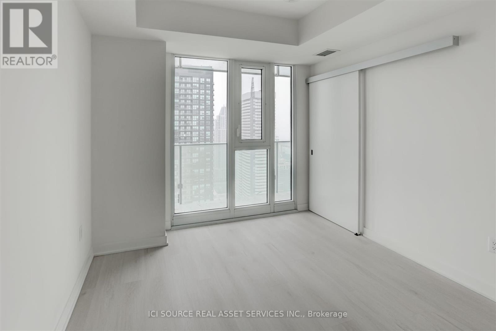 Apartment at 3310 - 3900 CONFEDERATION PARKWAY, Mississauga