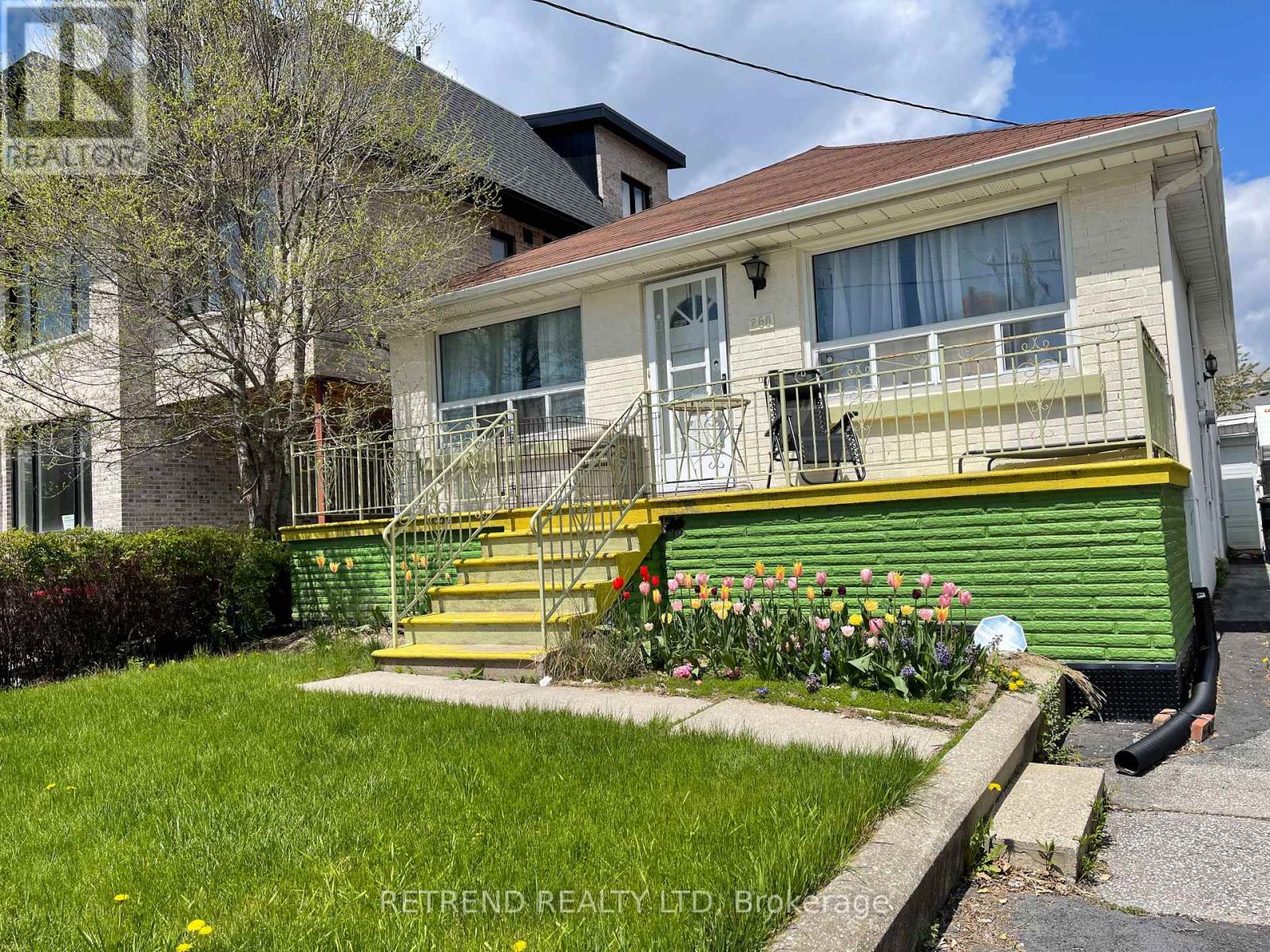 Detached at LOWER - 260 RANEE AVENUE, Toronto (Yorkdale-Glen Park)