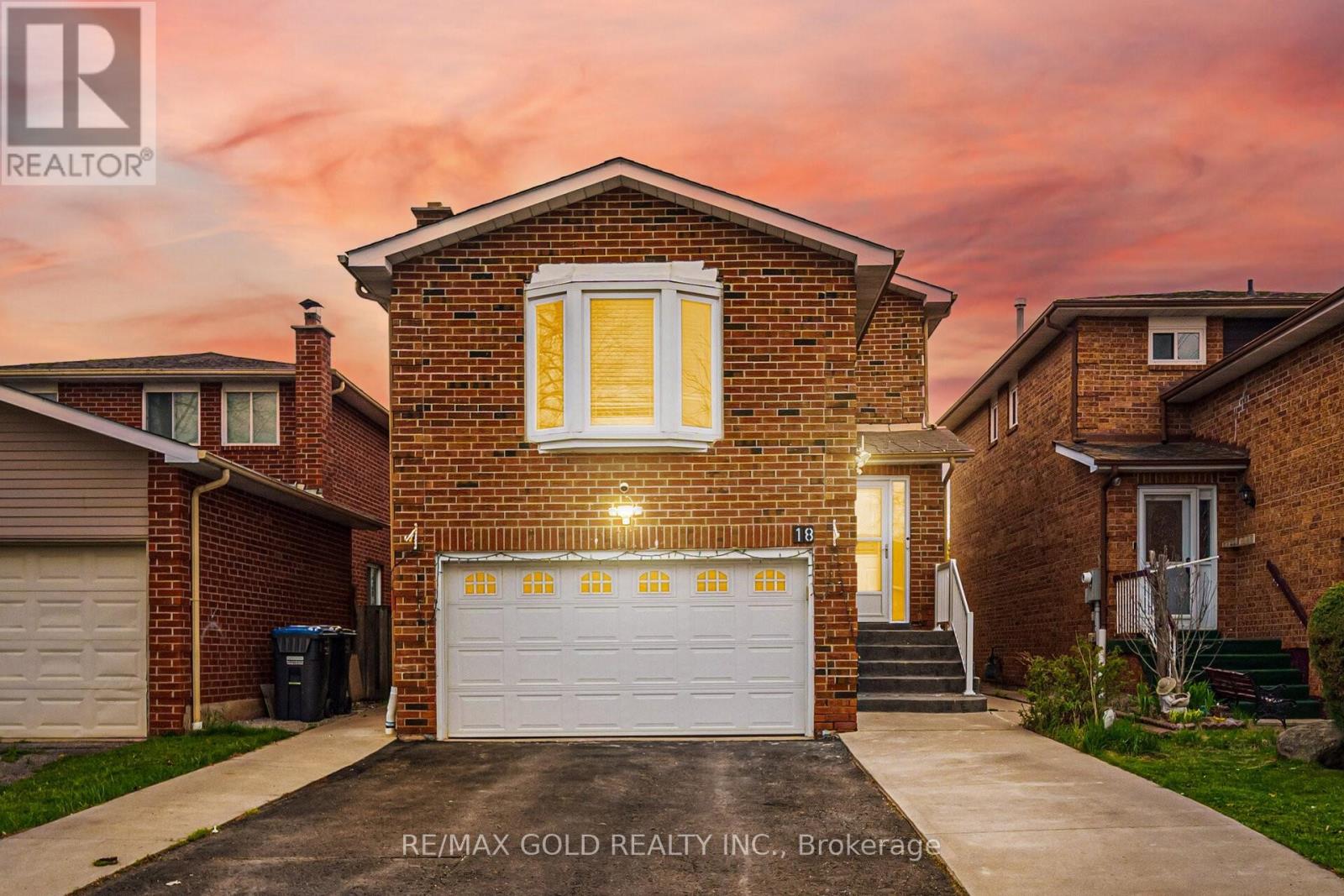 Detached at 18 MCGRAW AVENUE, Brampton (Brampton West)