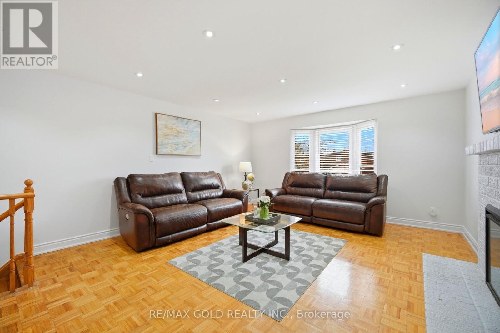 Detached at 18 MCGRAW AVENUE, Brampton