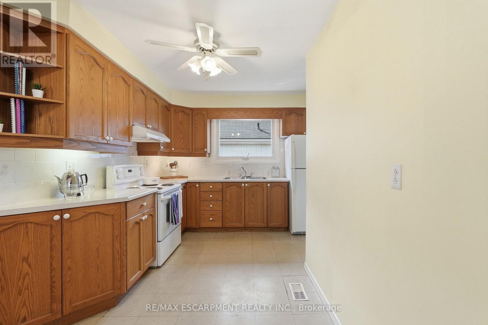 Detached at 1347 FISHER AVENUE, Burlington