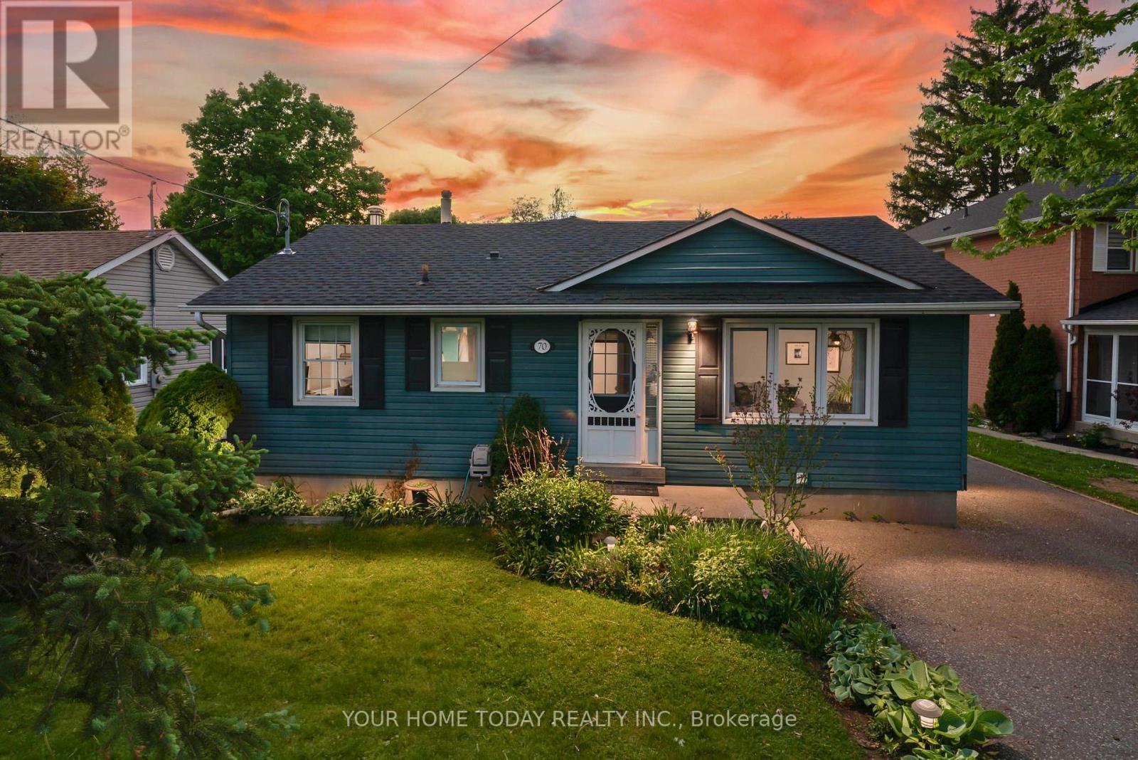 Detached at 70 MAPLE AVENUE, Halton Hills (Georgetown)