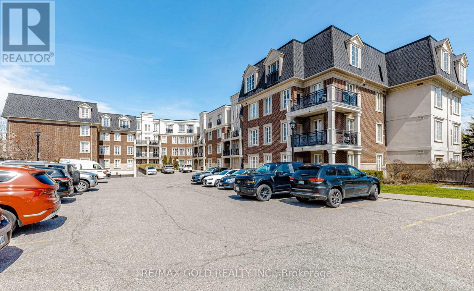 Apartment at 223 - 3351 CAWTHRA ROAD, Mississauga (Applewood)