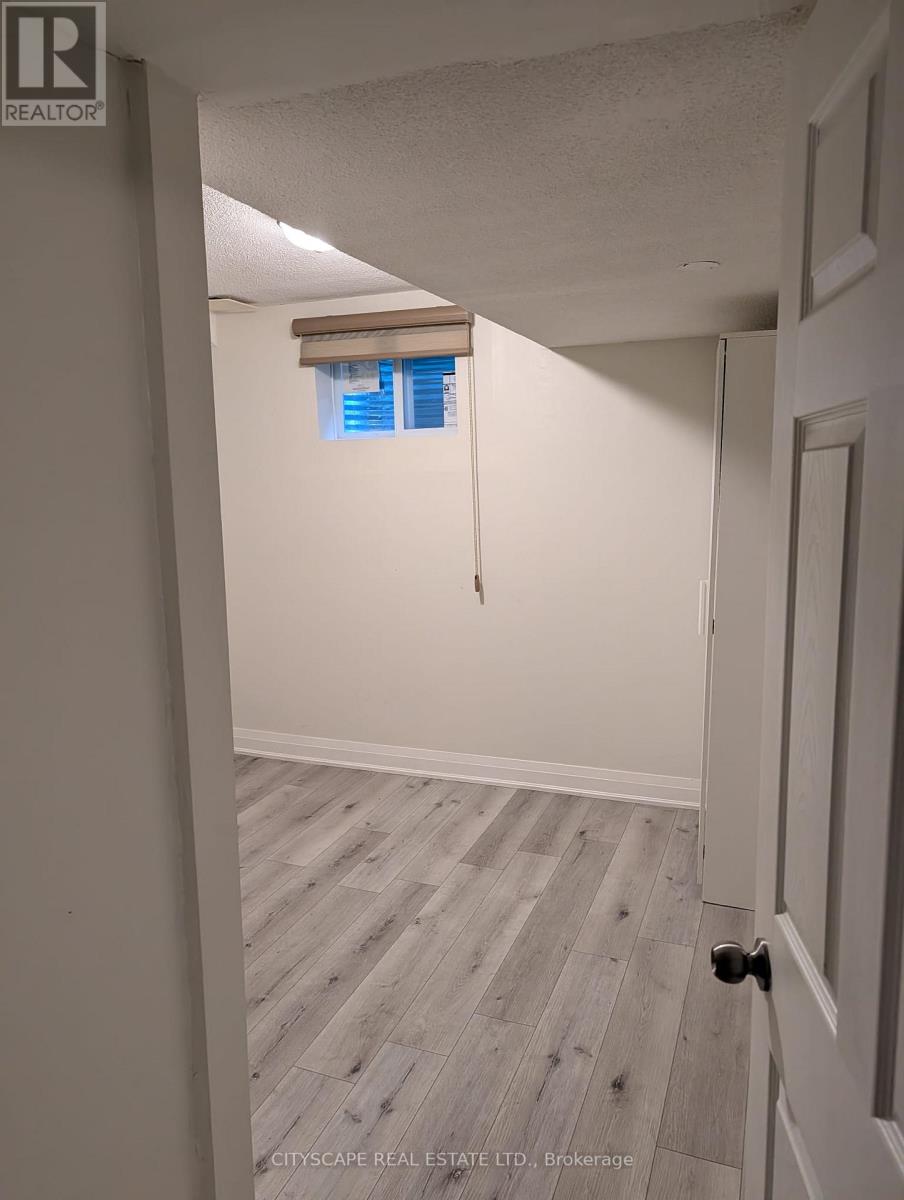 Semi-Detached/Link at 6393 CHAUMONT CRESCENT, Mississauga