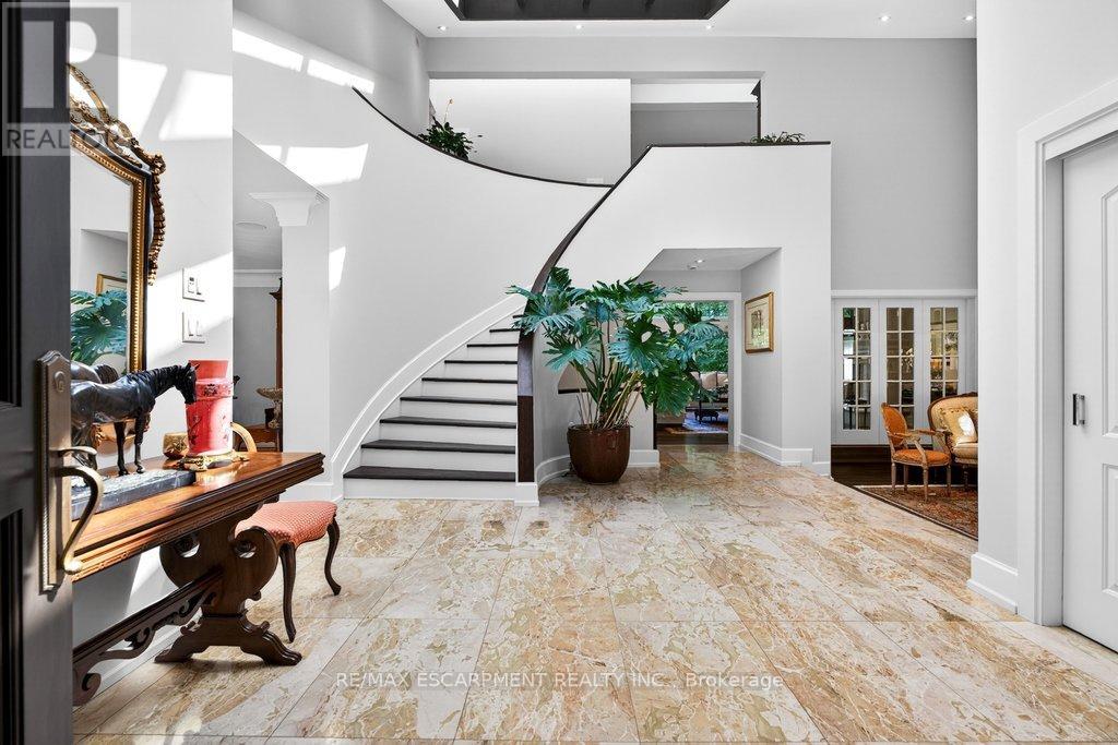 Detached at 277 SHOREACRES ROAD, Burlington