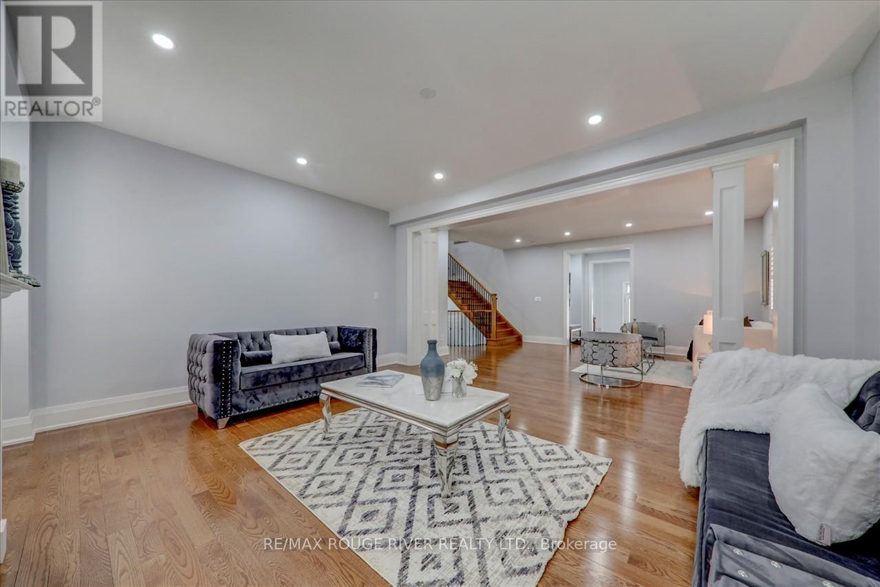 Detached at 21 ROLLING ROCK WAY, Brampton