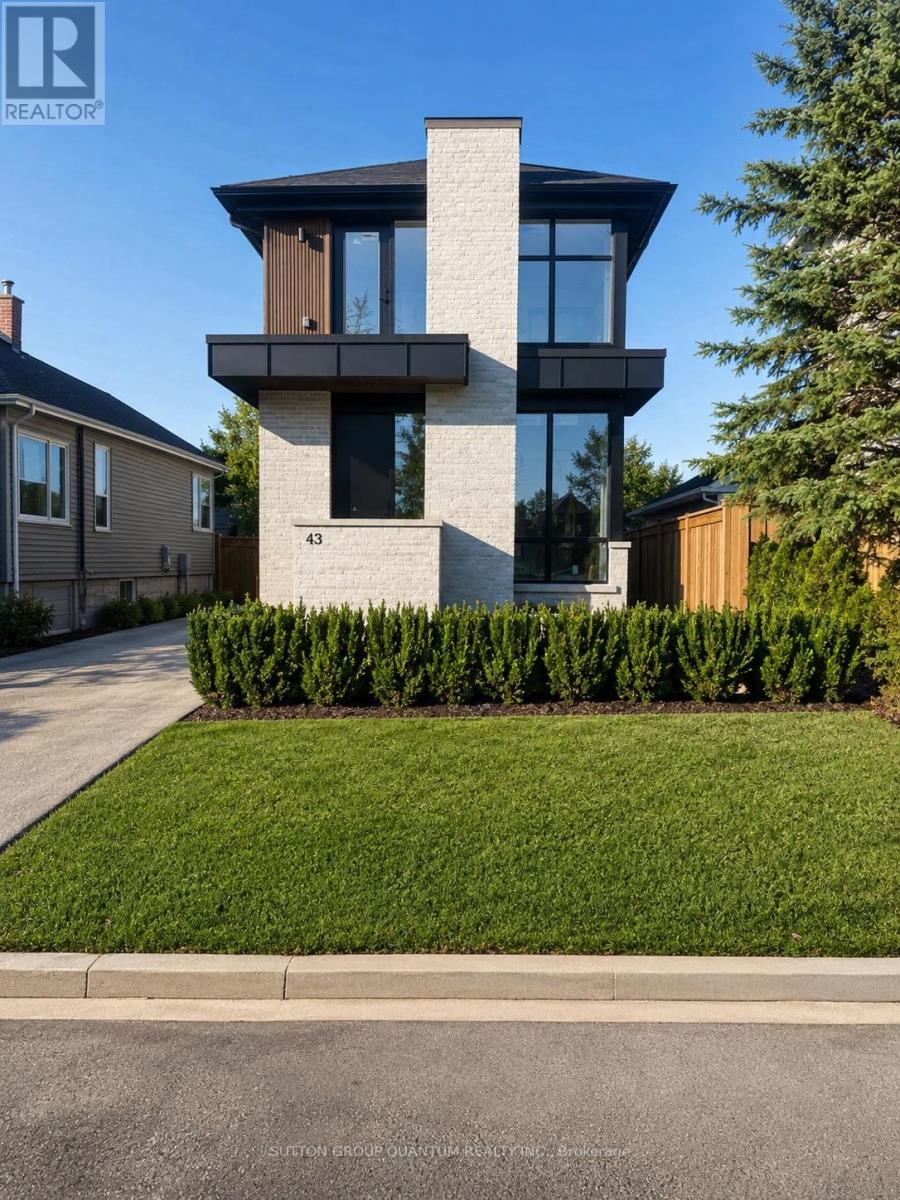 Multiplex at #4 - 43 ELMWOOD AVENUE N, Mississauga (Port Credit)