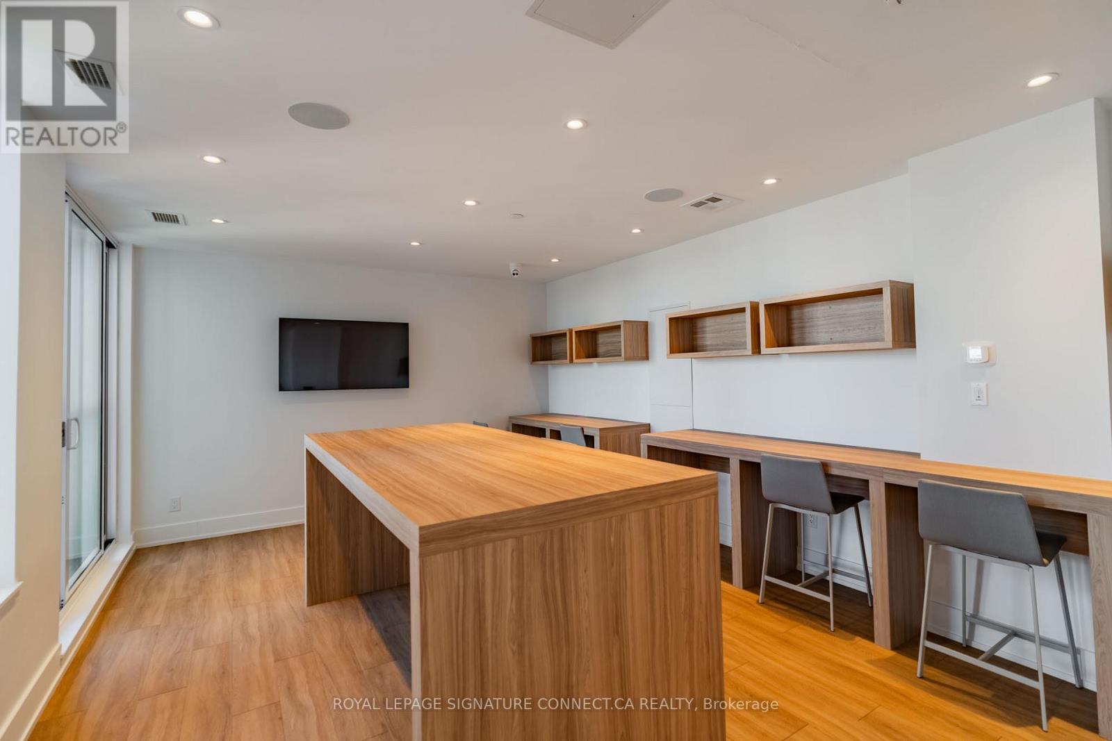 Apartment at 423 - 3100 KEELE STREET, Toronto