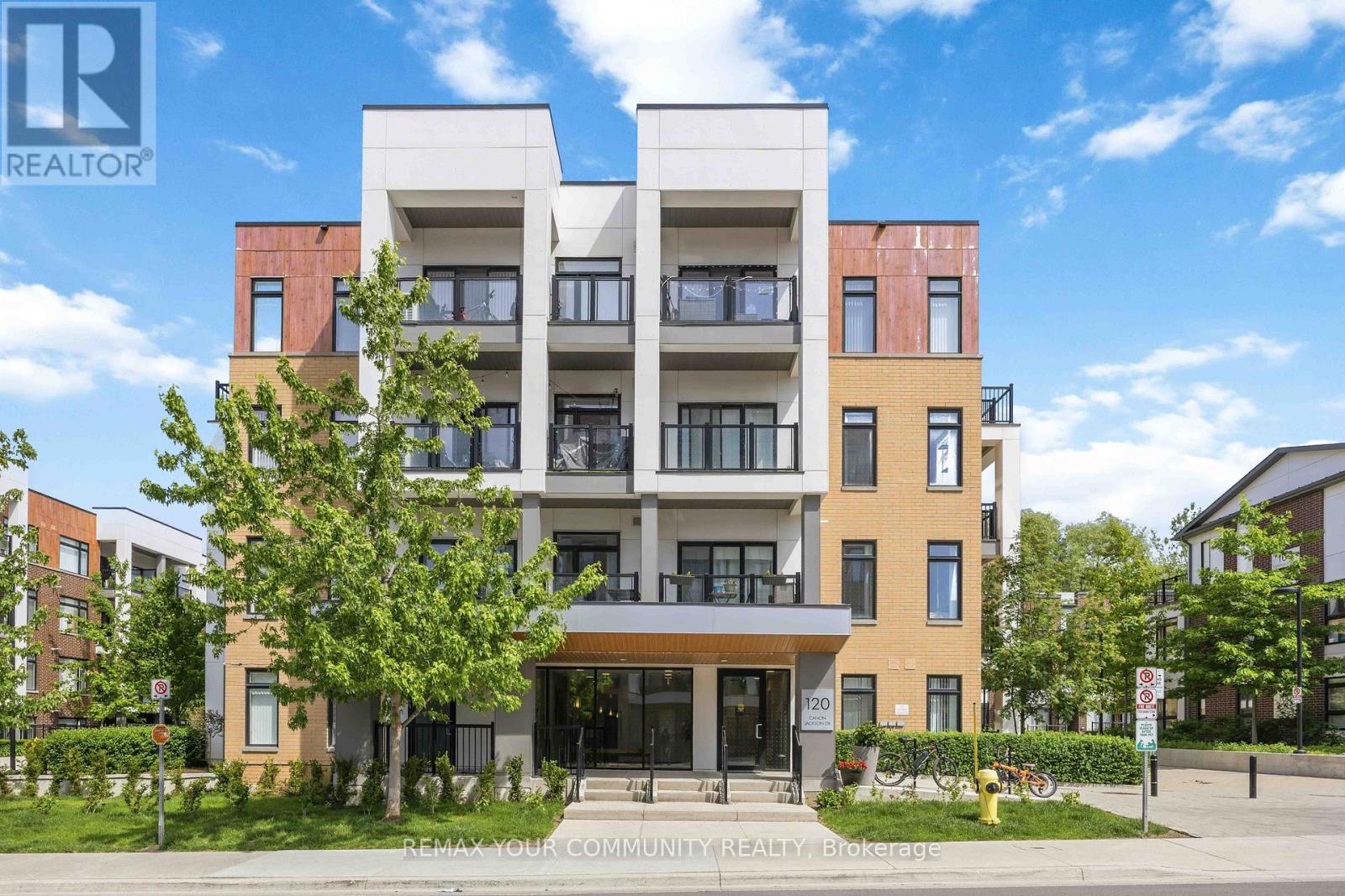 Apartment at 409 - 120 CANON JACKSON DRIVE, Toronto (Beechborough-Greenbrook)