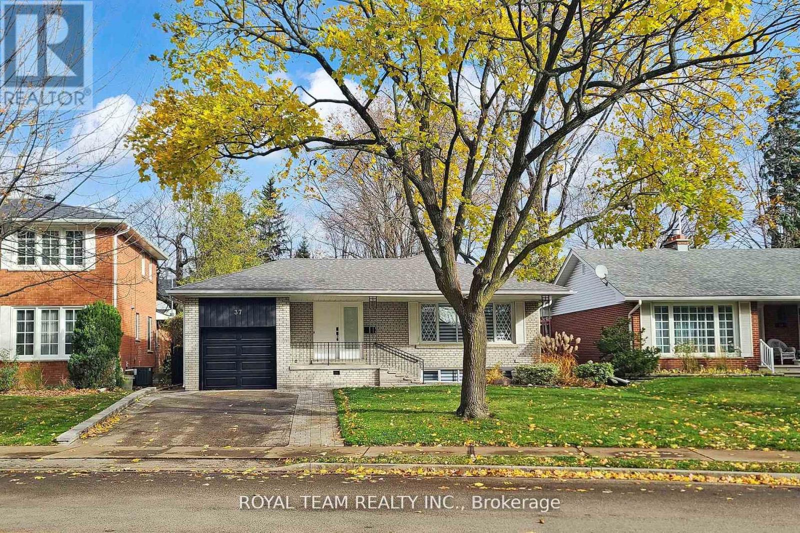 Detached at 37 MARKLAND DRIVE, Toronto (Markland Wood)