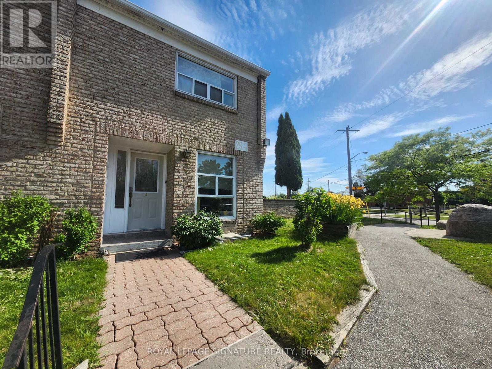 Townhouse at 15 - 25 GOSFORD BOULEVARD, Toronto