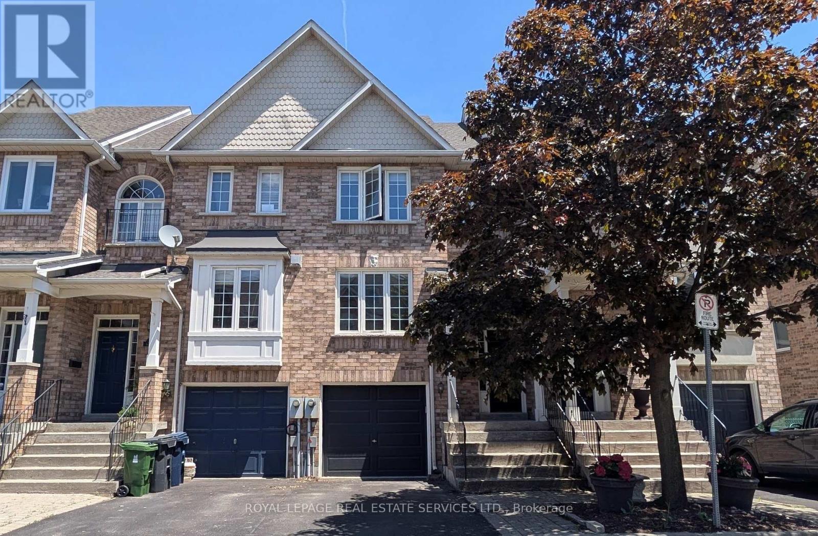 Townhouse at 2 - 19 SKEENS LANE, Toronto