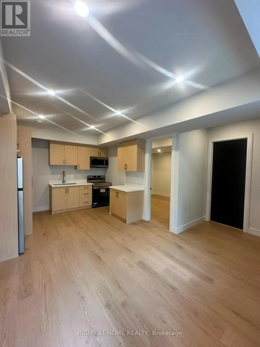 Semi-Detached/Link at 855 TENTH STREET, Mississauga