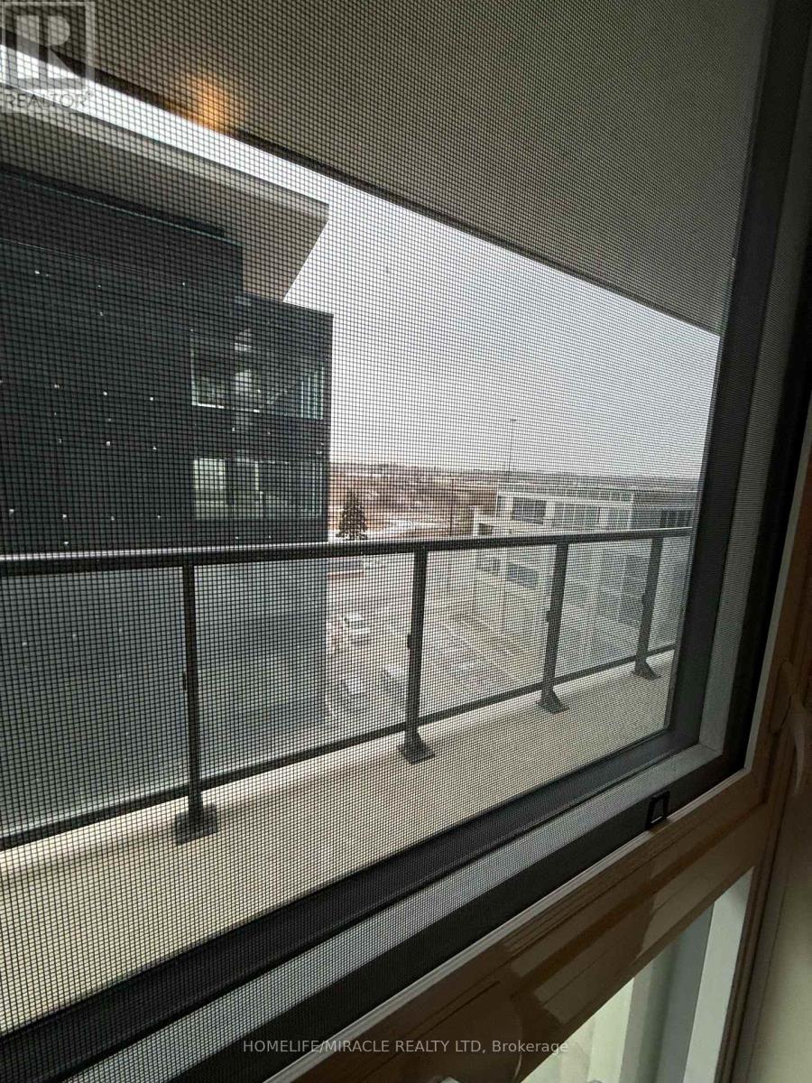 Apartment at 611 - 38 ANNIE CRAIG DRIVE, Toronto
