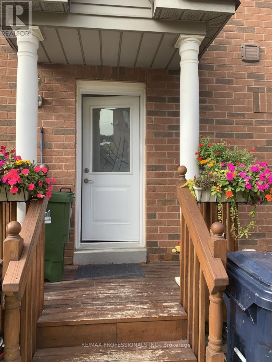 Townhouse at BSMT - 100 RORY ROAD, Toronto