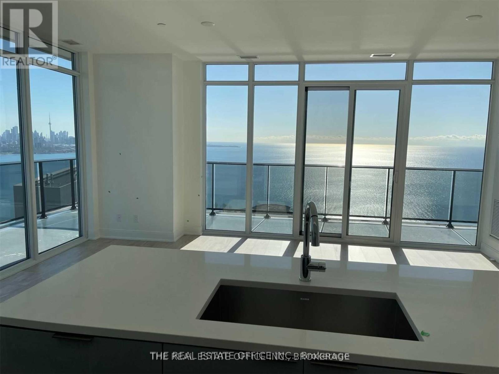 Apartment at 4504 - 70 ANNIE CRAIG DRIVE, Toronto