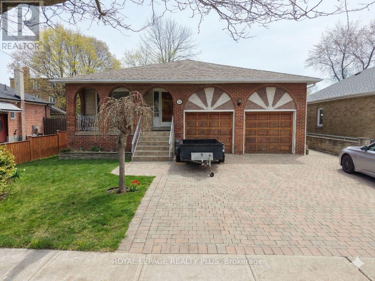 Detached at 11 RANWOOD DRIVE, Toronto