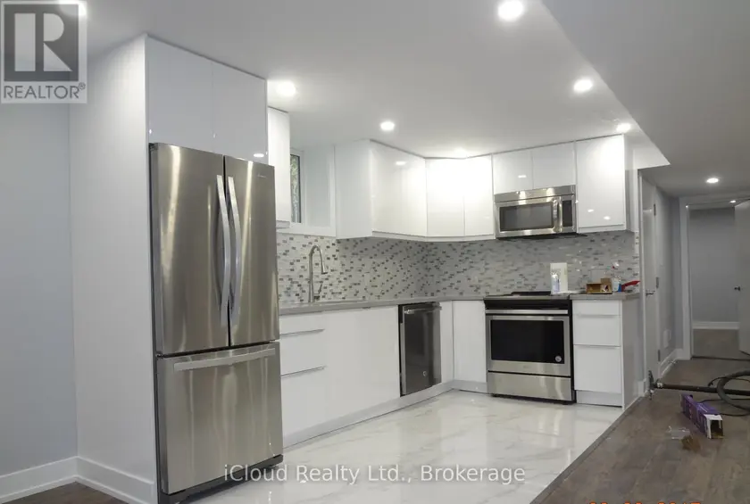 Detached at 28 JILL CRESCENT E, Toronto