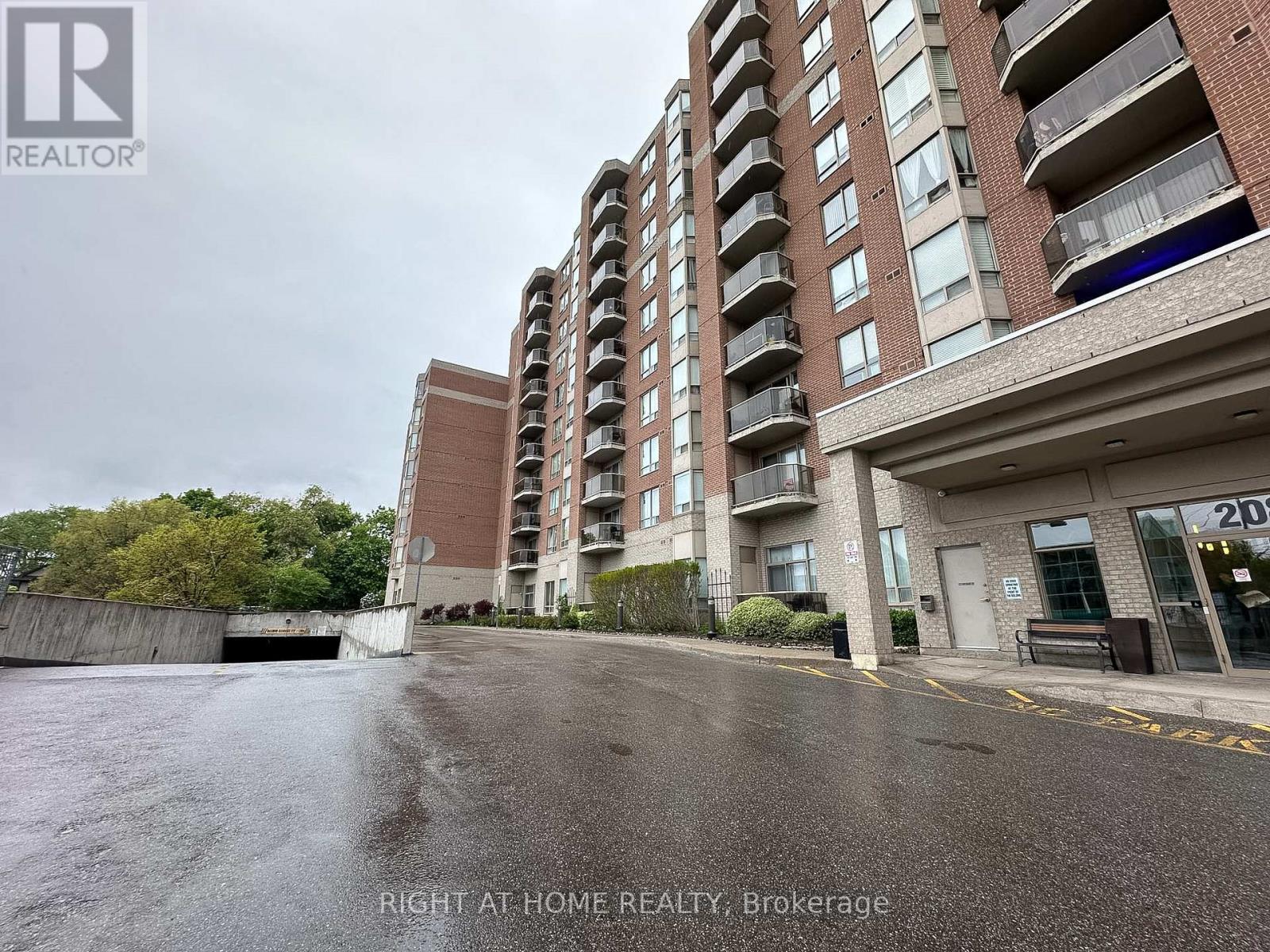 Apartment at 702 - 2088 LAWRENCE AVENUE W, Toronto