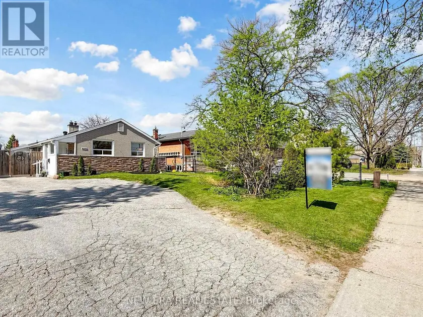Detached at 4246 BLOOR STREET W, Toronto