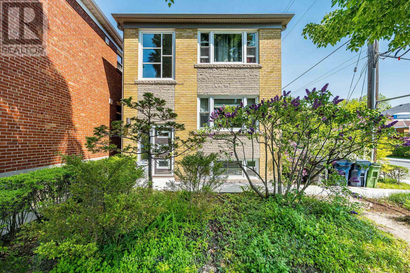 Other at # 1 - 40 EMERALD CRESCENT, Toronto (New Toronto)
