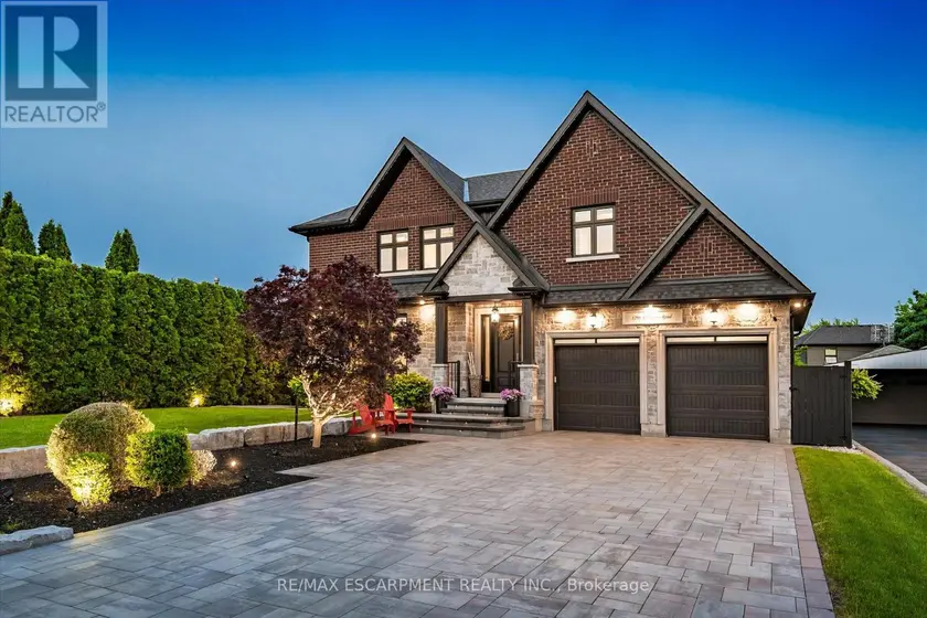 Detached at 1298 PINEGROVE ROAD, Oakville
