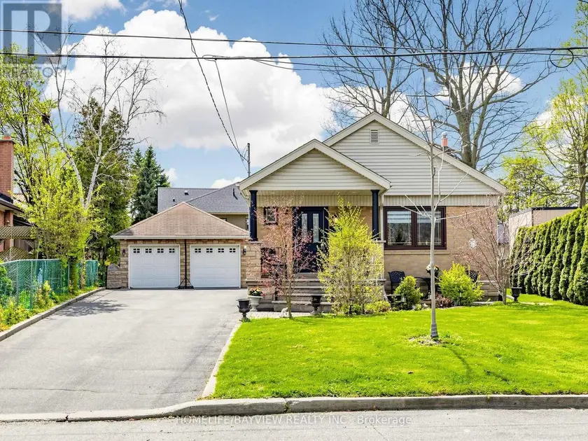 Detached at 10 WOOLTON CRESCENT, Toronto