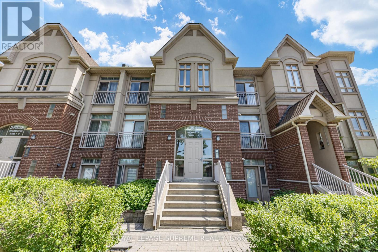 Townhouse at 15 - 1949 LAWRENCE AVENUE W, Toronto (Weston)