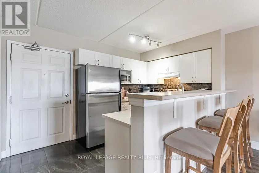 Apartment at 309 - 1370 MAIN STREET E, Milton (DE Dempsey)