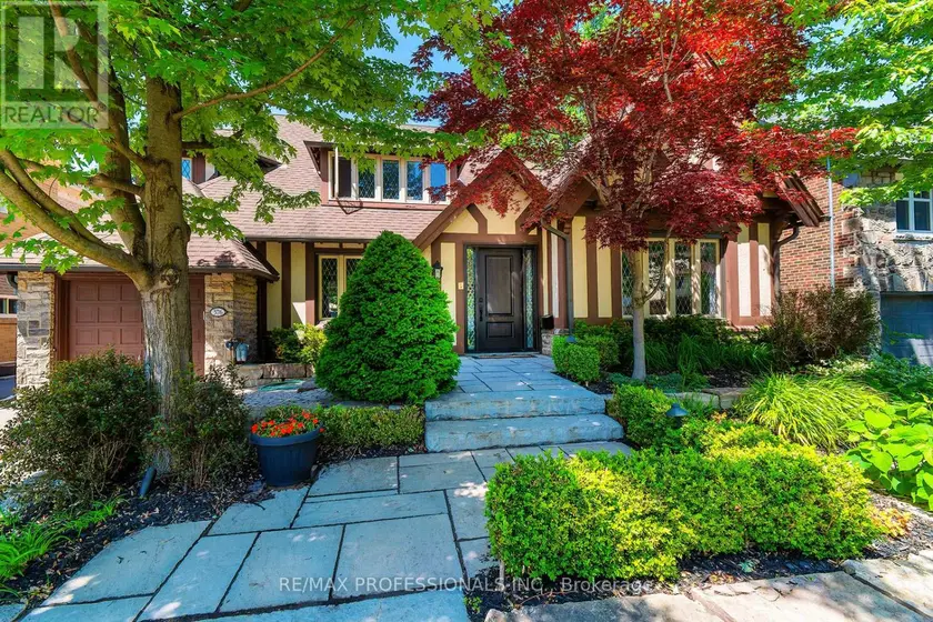 Detached at 376 PRINCE EDWARD DRIVE N, Toronto
