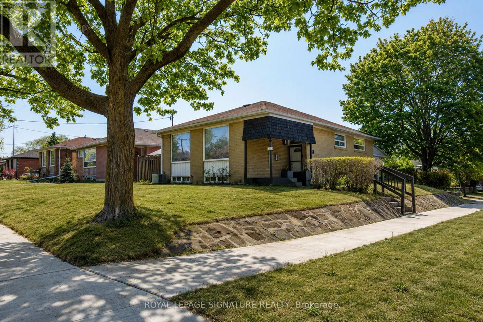 Detached at 135 RANGOON ROAD, Toronto