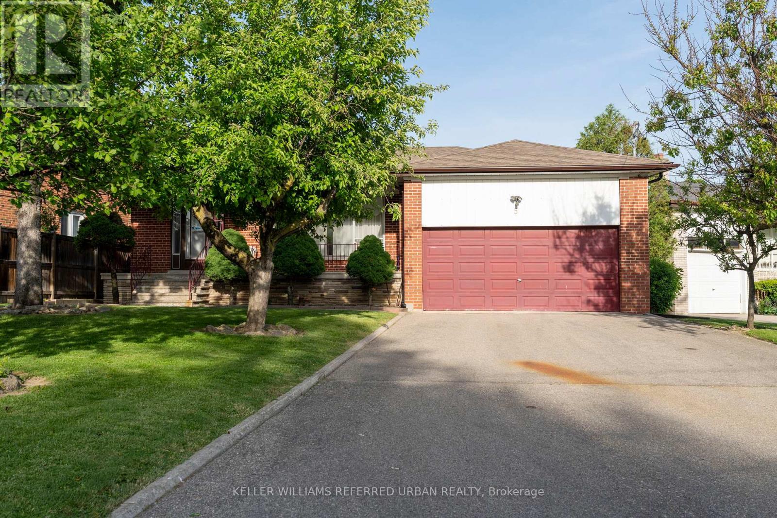 Detached at 5 PARAMOUNT COURT, Toronto (Brookhaven-Amesbury)