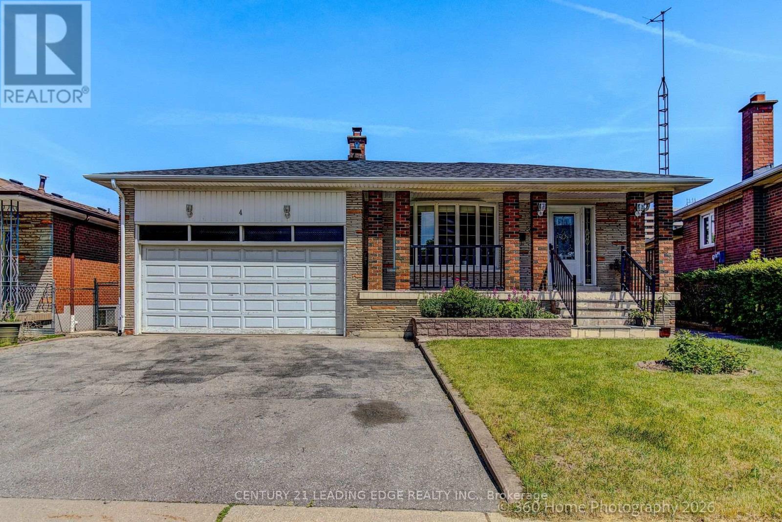 Detached at 4 BLACKSMITH CRESCENT, Toronto (Black Creek)