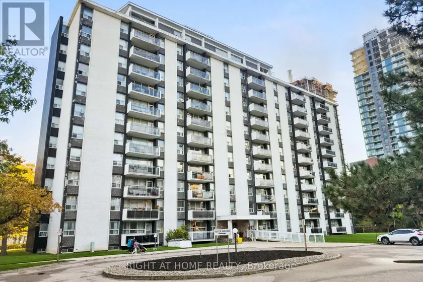Apartment at 907 - 151 LAROSE AVENUE E, Toronto (Humber Heights)