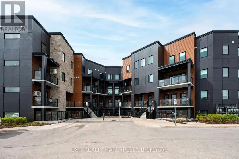 Townhouse at 104 - 17 CENTRE STREET, Orangeville