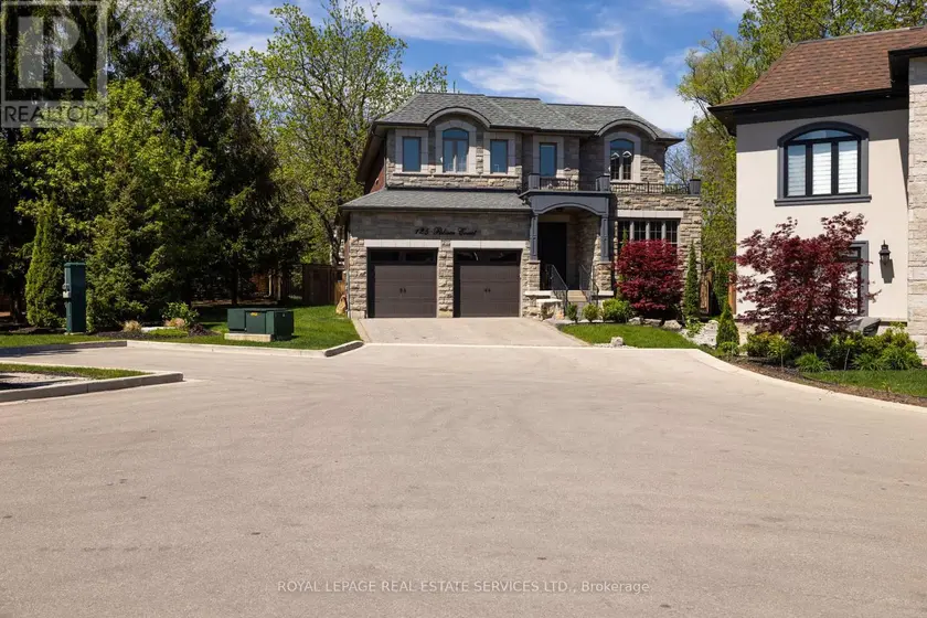 Detached at 125 PALISER COURT, Oakville