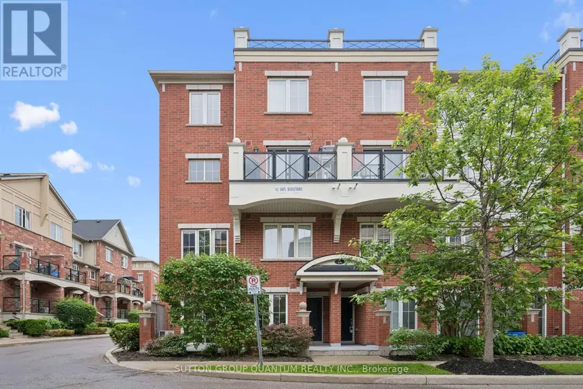 Townhouse at 4 - 43 HAYS BOULEVARD, Oakville (RO River Oaks)