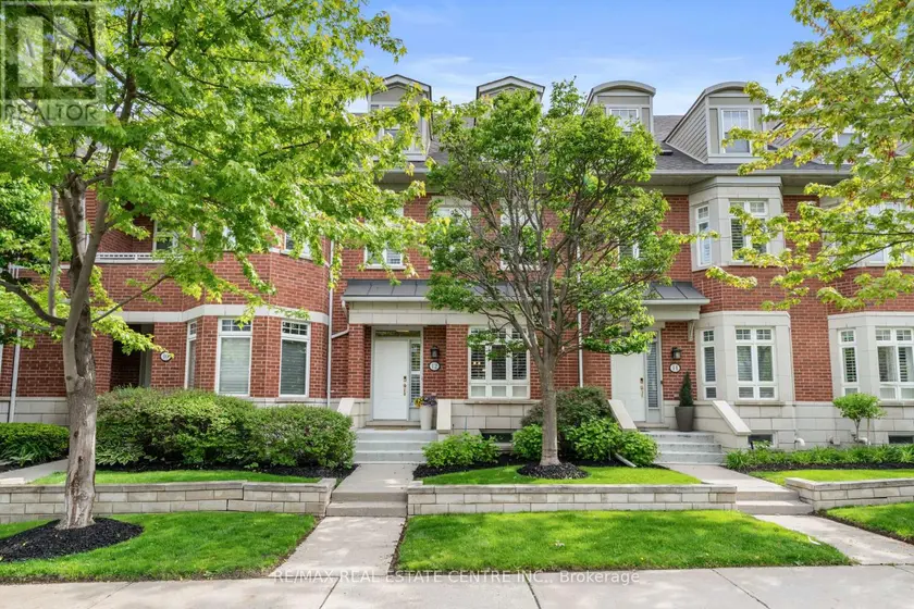Townhouse at 12 ST LAWRENCE DRIVE, Mississauga (Port Credit)