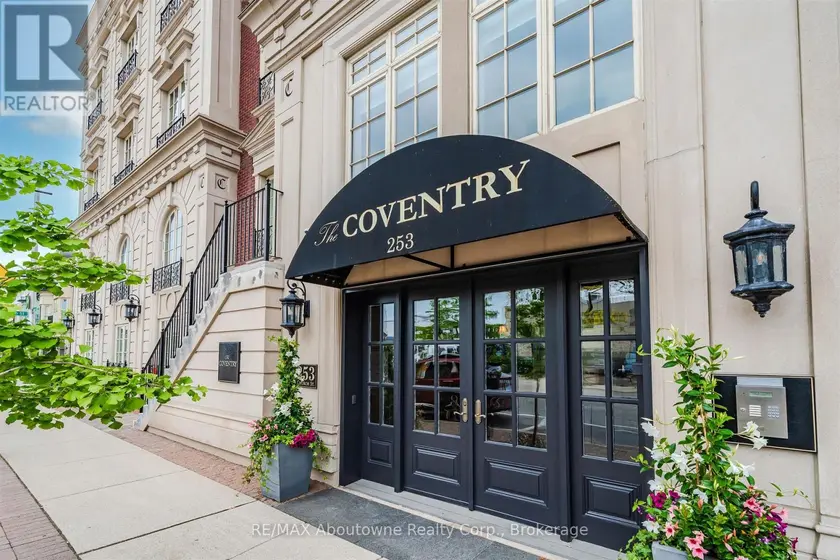 Apartment at 402 - 253 CHURCH STREET, Oakville